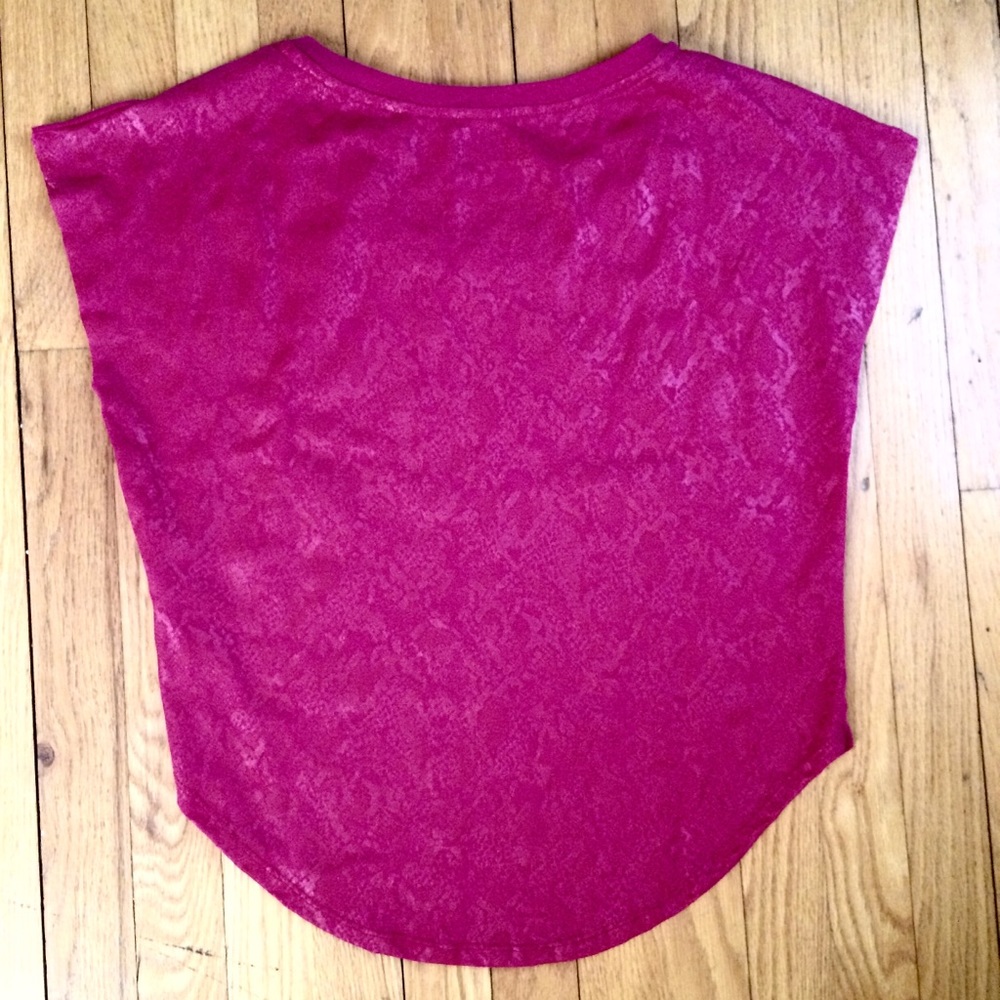 NWOT The Nike Tee PINK waxed snakeskin